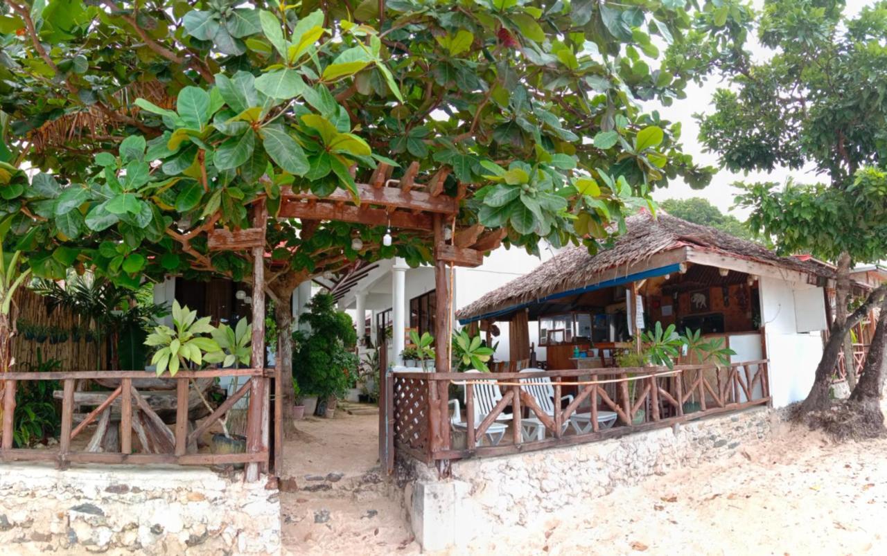 Corong Beach Resort Ель-Нідо Екстер'єр фото