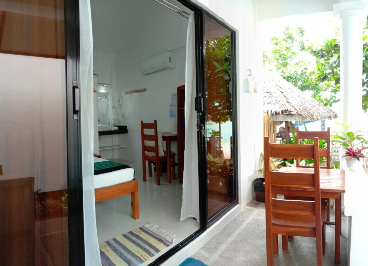 Corong Beach Resort Ель-Нідо Екстер'єр фото