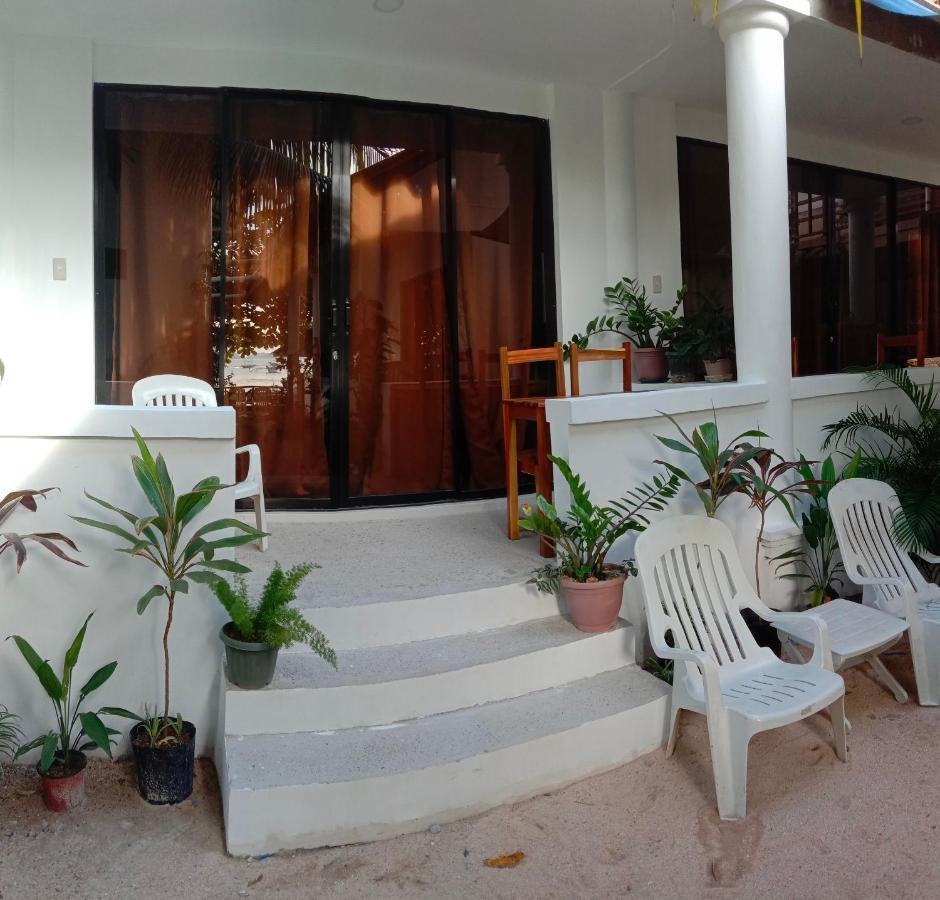 Corong Beach Resort Ель-Нідо Екстер'єр фото